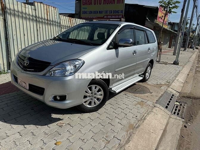 Toyota Innova 2011 G - 105 km