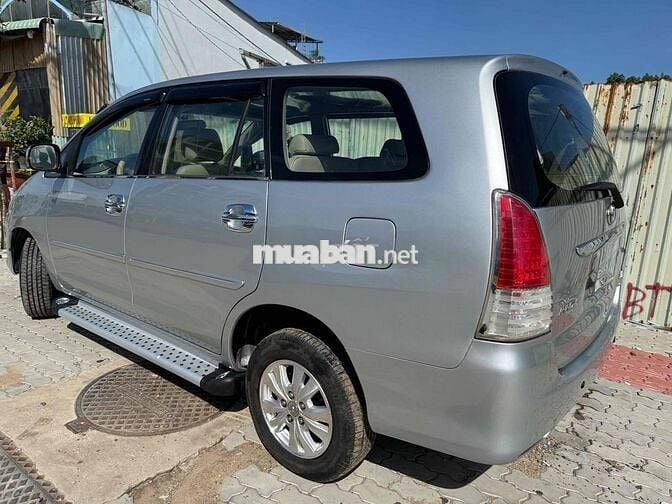 Toyota Innova 2011 G - 105 km