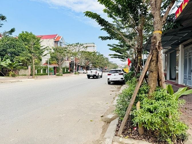 Chính chủ bán đất mặt đường 420, nở hậu, gần UBND xã Bình Yên, SĐCC