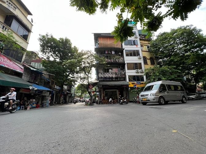 Mặt phố cổ Hàng Tre giá 21.9 tỷ, 22mx7 tầng, thang máy