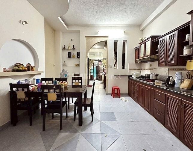 Bán nhà Hẻm Xe Hơi Bành Văn Trân, TB. Có sân đậu xe 