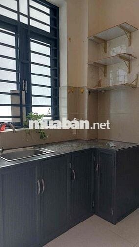 nhà cho thuê ngay công viên đường thômg xe tải