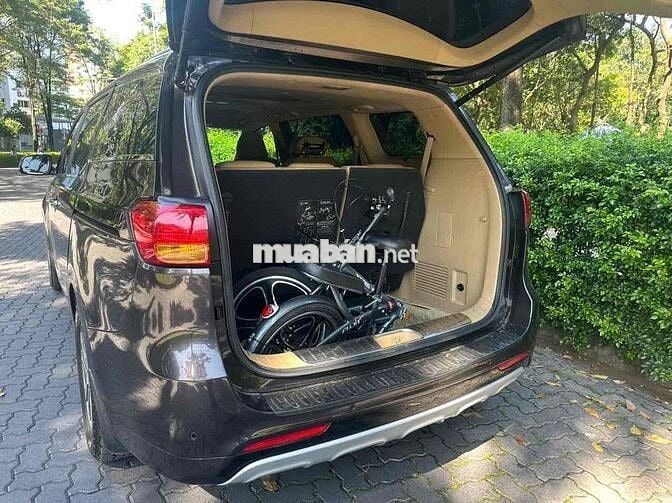 Kia sedona 7 chỗ màu Nâu