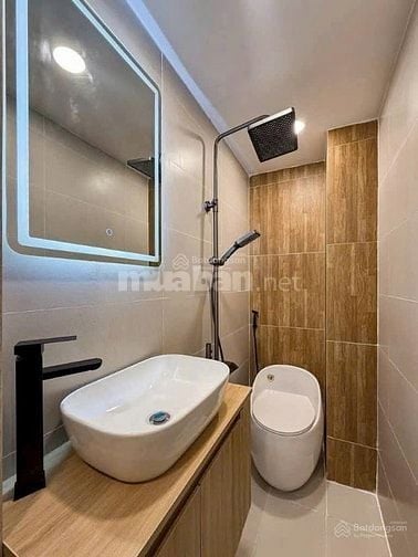 Thanh lý nhà đ. Nguyễn Thái Học, P.1 Q.Bình Thạnh giá chỉ 3tỷ2 /60m2.