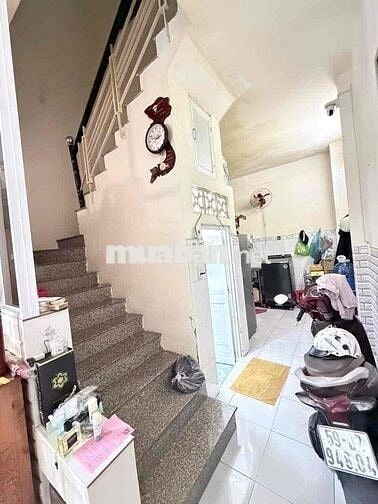 Bán nhà Hẻm 3m gần chợ Tân Hương, 40m2, 2 tầng, Chỉ 4 tỷ nhỉnh TL