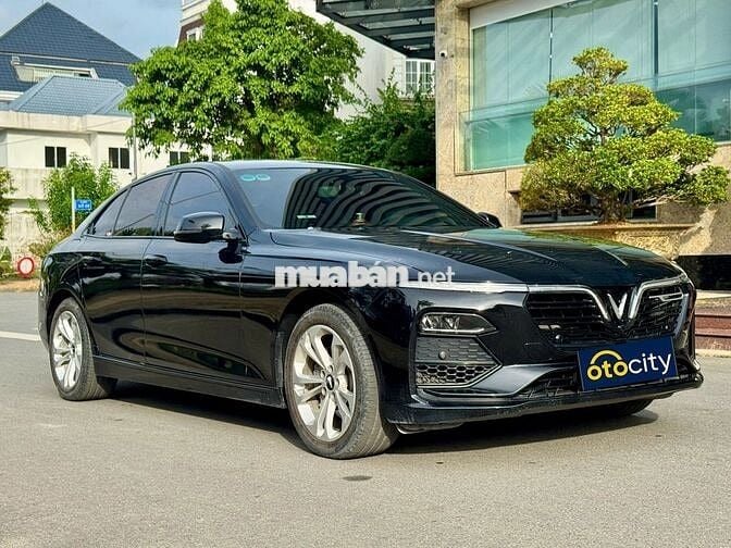 VinFast Lux A Base 2022 - Màu đen - 2v3km