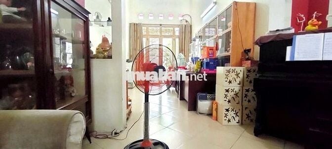 Nhà Nguyên Căn Đường Phạm Văn Chí - 4PN 3WC - 3.3x35m