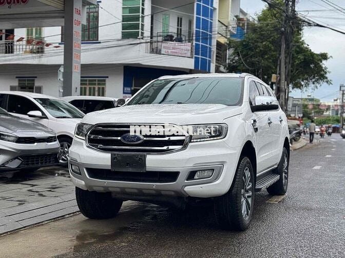 Ford Everest 2019 titanium 2.0L AT - 128000 km