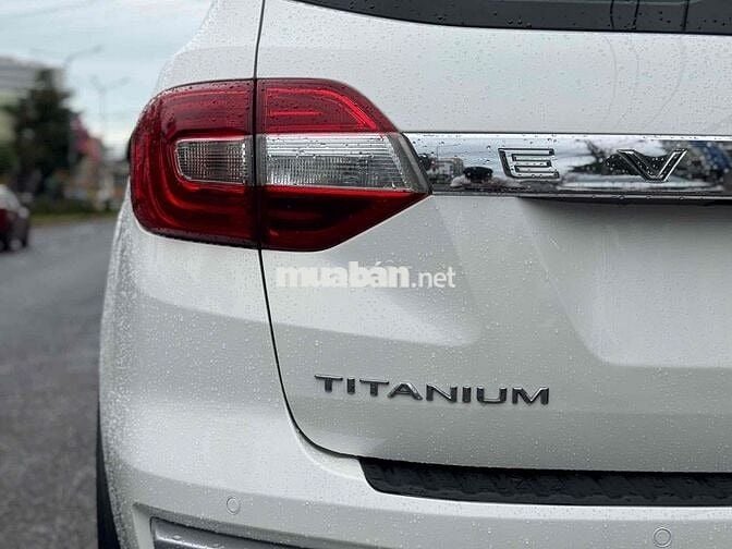 Ford Everest 2019 titanium 2.0L AT - 128000 km