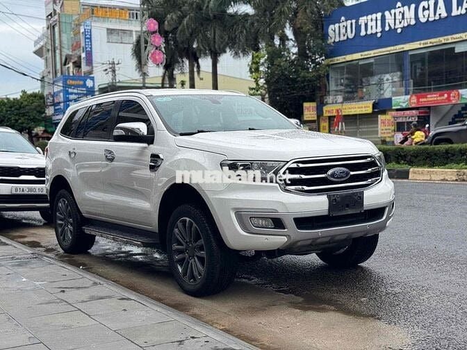 Ford Everest 2019 titanium 2.0L AT - 128000 km