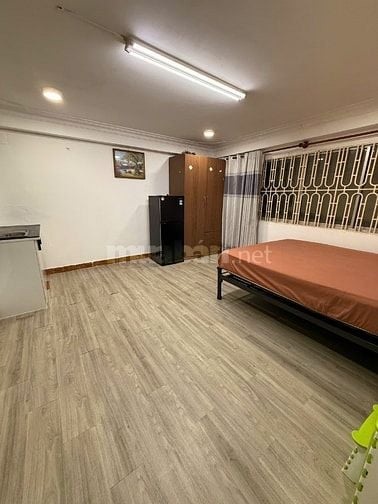 Mình còn trống một phòng trọ Full nội thất ngay hẻm 119 ĐBP. Q1