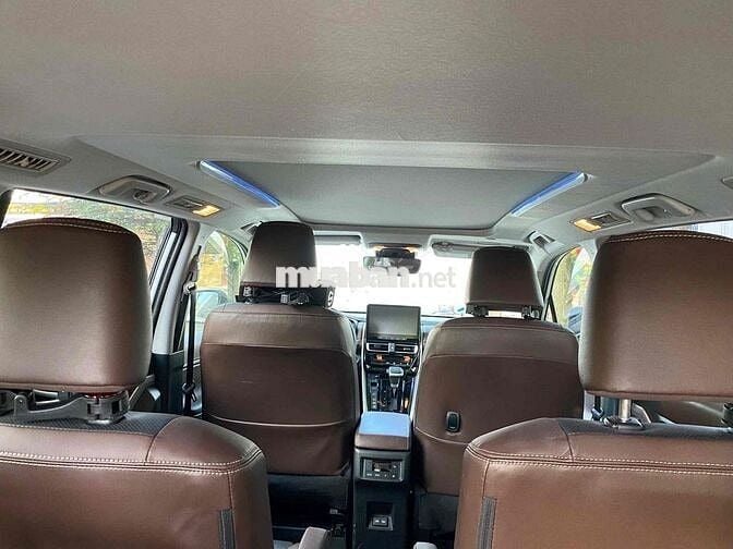 Toyota Innova Cross 2025 Trắng