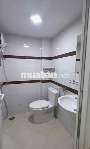 Studio ko nội thất giá hạt dẻ sát Q7 10p