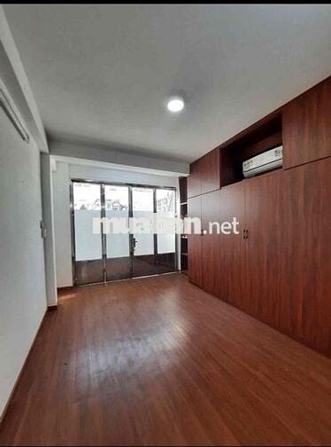 Nhà Mặt TIền Kinh Doanh Nguyễn Chí Thanh ,DT: 4x20m, 3 Lầu St, 4PN 4WC