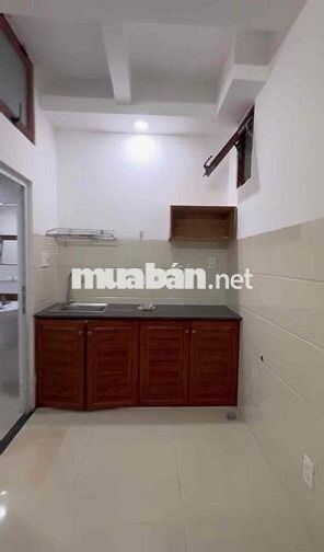 Studio ko nội thất giá hạt dẻ sát Q7 10p