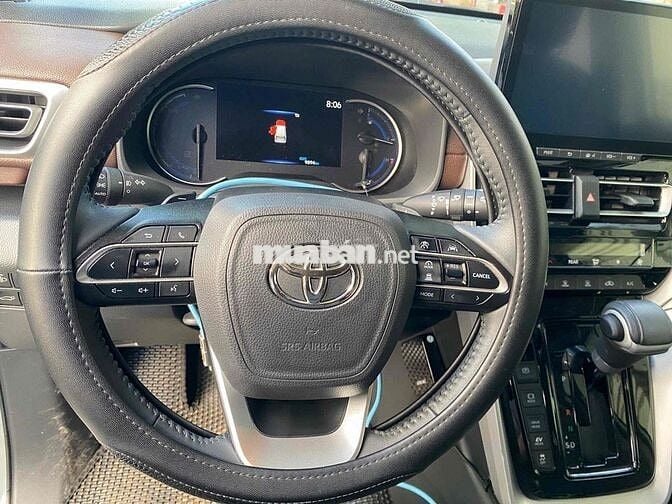 Toyota Innova Cross 2025 Trắng