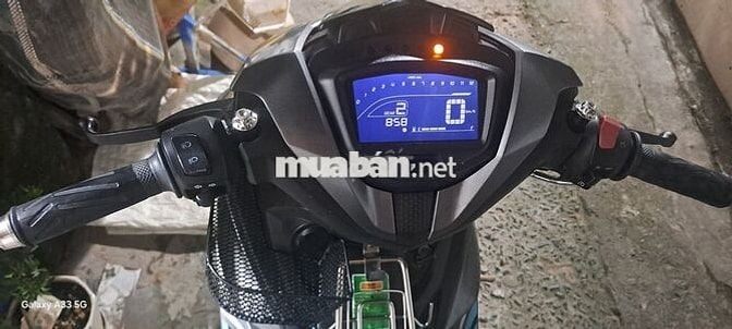 cần bán 1 e Exciter  năm 2020. Xe chính chủ nha.