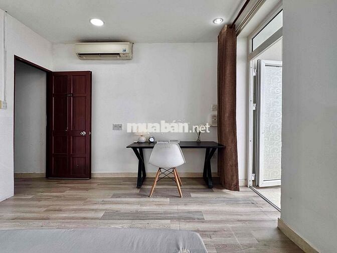 Chính chủ cho thuê full nội thất 2PN tách bếp có ban công khu sân bay