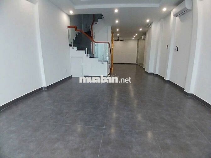 Cần cho thuê nhà MT Đường Lạc Long Quân P.5 Q.11