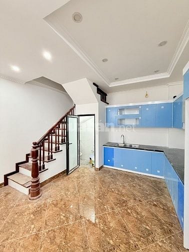 Bán nhà Ngõ Quỳnh Bạch Mai, Lô góc, Dt 42m2, 5t mt 5m, 7.8 tỷ.