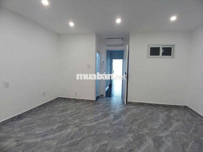 Cần cho thuê nhà MT Đường Lạc Long Quân P.5 Q.11