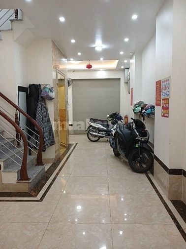 Tôi chủ nhà cho thuê căn hộ khép kín, có 2 ngủ, có gác xép, thang máy.