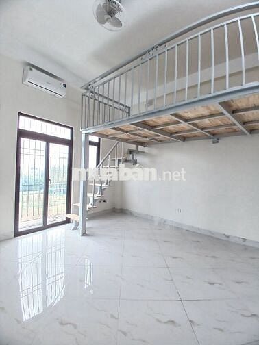 Tôi chủ nhà cho thuê căn hộ khép kín, có 2 ngủ, có gác xép, thang máy.