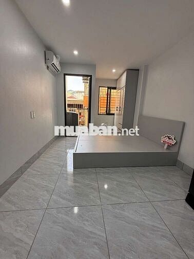 Bóc tem cho thuê căn hộ studio tại Pháo Đài Láng, full đồ có ban công