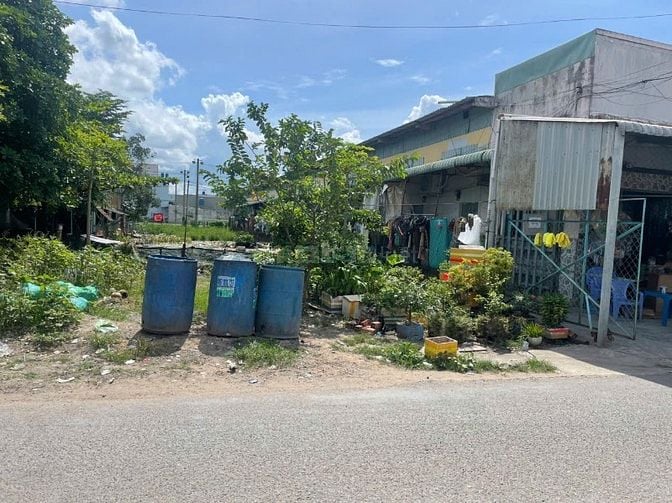 BÁN 18 PHÒNG TRỌ + ĐẤT XÂY NHÀ TRỌ ĐỨC HÒA HẠ TÂY NINH ( LONG AN ).