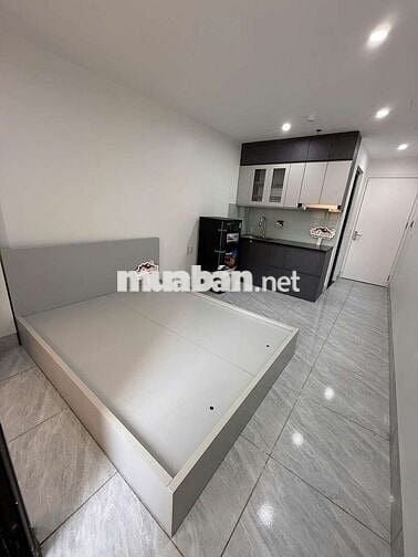 Bóc tem cho thuê căn hộ studio tại Pháo Đài Láng, full đồ có ban công