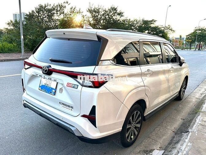 Toyota Veloz Cross 2022 CVT - 102000 km