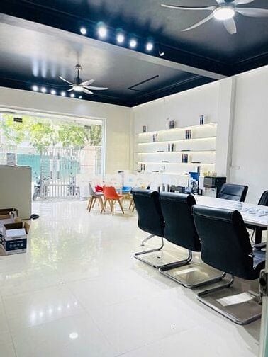 CHO THUÊ NHÀ LÔ GÓC 4 TẦNG - VỊ TRÍ VÀNG LÀM VĂN PHÒNG CHUYÊN NGHIỆP!