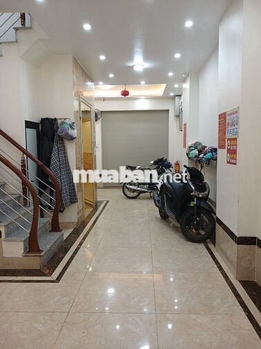 Tôi chủ nhà cho thuê căn hộ khép kín, có 2 ngủ, có gác xép, thang máy.