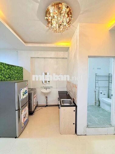 TRỐNG SẴN CĂN PHÒNG FULL NỘI THẤT . CÓ CỬA SỔ LỚN THOÁNG MÁT 🔥🔥