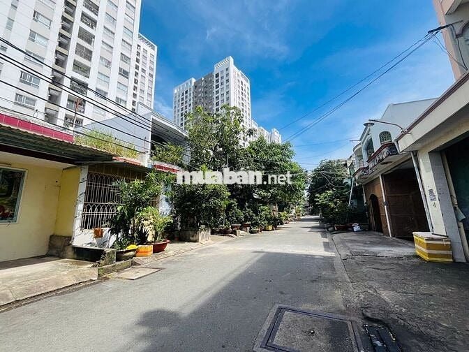 CHo thuê kho hẻm đường Hoà bình 8x20m cấp 4 trống suốt, HXT