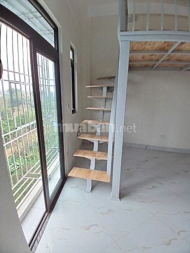 Tôi chủ nhà cho thuê căn hộ khép kín, có 2 ngủ, có gác xép, thang máy.