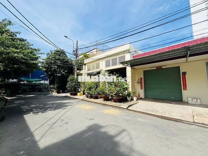 CHo thuê kho hẻm đường Hoà bình 8x20m cấp 4 trống suốt, HXT