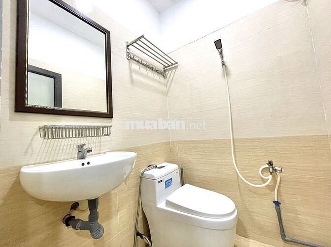 PHÒNG GIÁ TỐT SAU LƯNG LOTTE MART Q.7 NHÀ CÓ THANG MÁY - AN NINH CAO