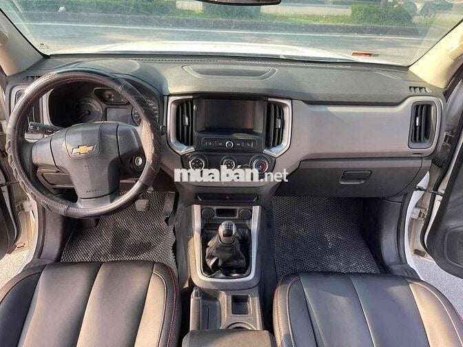 Chevrolet Colorado 2018 1 cầu Trắng