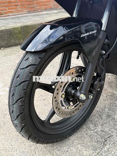 🌈 Airblade 4Val 2025–Mới lăn bánh 23km/ Mới 99%