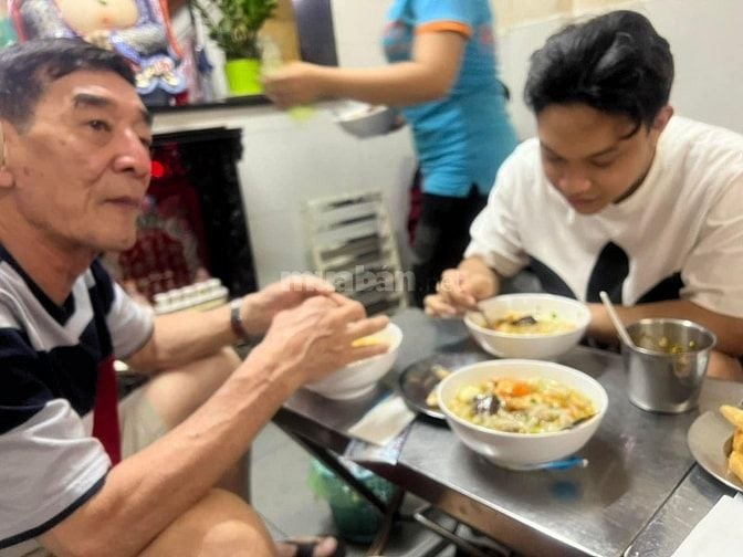 Quán ăn Quận 1 cần 3 nam nữ phục vụ 300-350k/ngày