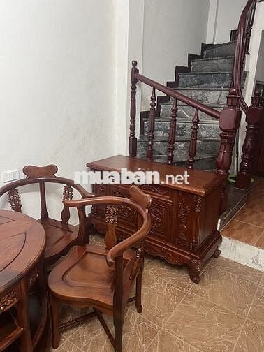 Chothuê nhà ngõ 370ThụyKhuê 4 tầng 2phòng ngủ 2 nhà vệsinh1p khách bếp