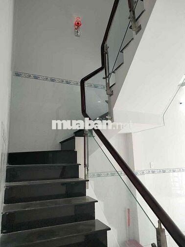 BÁN NHÀ GẤP CẦN TIỀN CHỮA BỆNH CHO CHỒNG_TẠ QUANG BỬU_NHÀ 1 XẸT