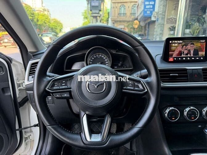 Mazda 3 1.5 AT 2018, giá quá hợp lý cho xe chuẩn