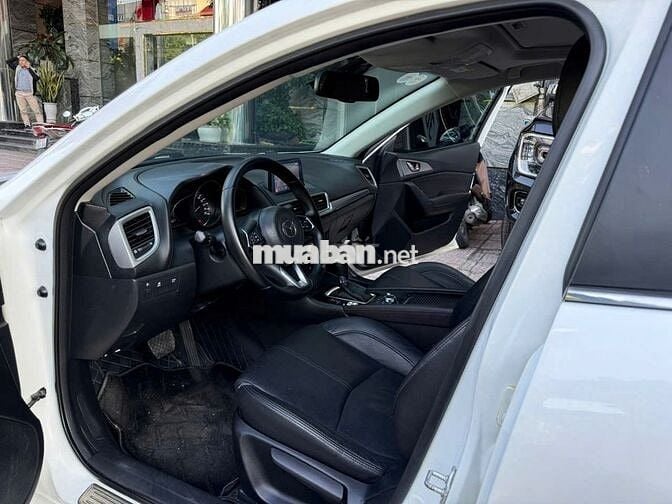 Mazda 3 1.5 AT 2018, giá quá hợp lý cho xe chuẩn