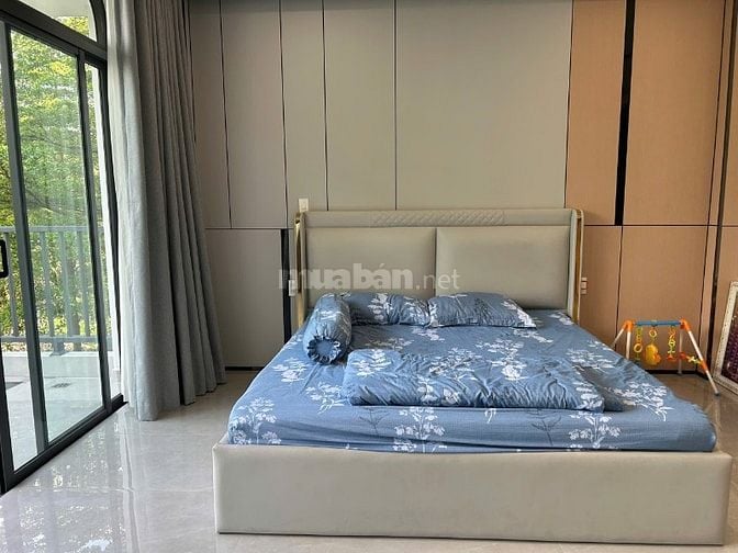 Nhà mới xây xong 2 MT đg rộng ngay ngã ba bà băng.5x16m-3 lầu-4pn-5wc