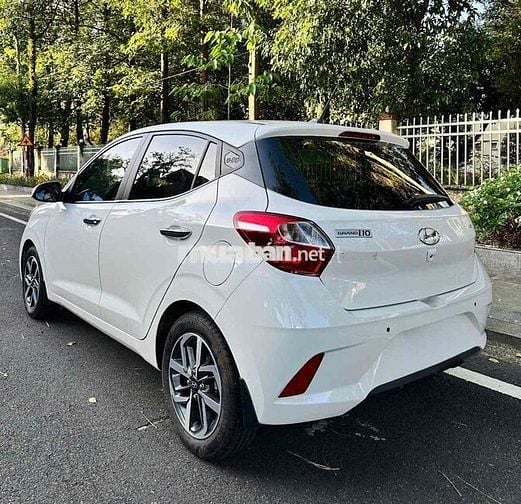 Hyundai Grand i10 2023 1.2 AT - 15000 km siêu mới