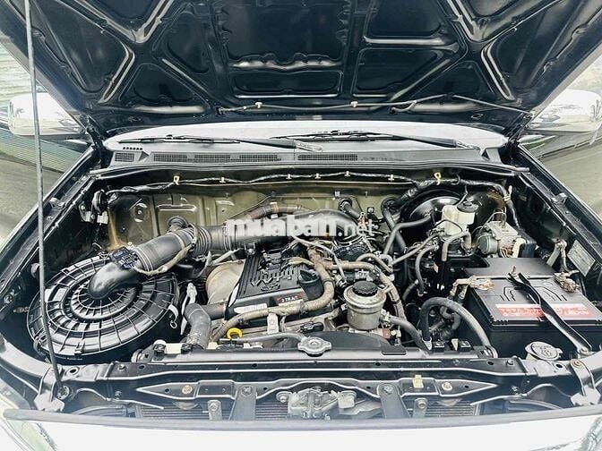 Toyota Fortuner 2011 Số Tự Động 2 Cầu Máy Xăng