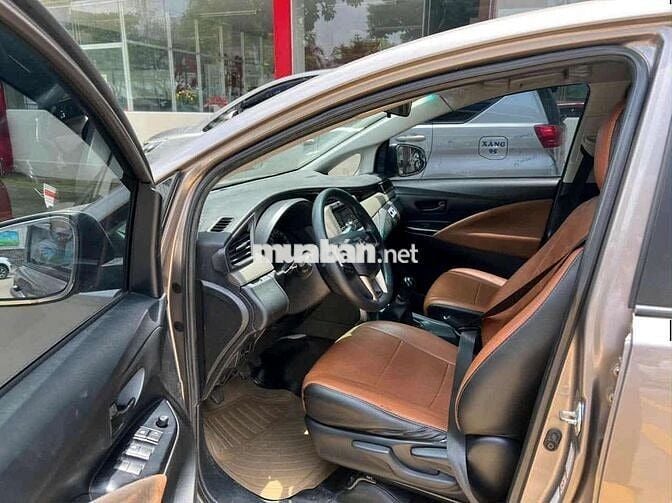 Toyota Innova 2020 G 120.000 km Nâu vàng