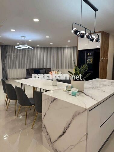 Cho thuê căn hộ Gateway 3PN sửa làm 2PN full nội thất hiện đại 138m2